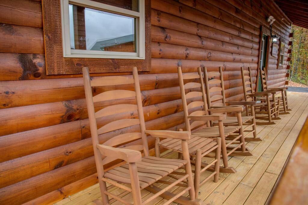 Spacious 2800 Sq Ft-Cozy Wood Cabin-New Build Pigeon Forge Dış mekan fotoğraf