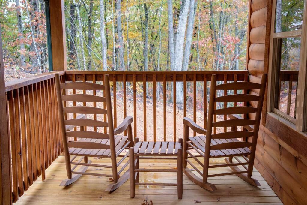 Spacious 2800 Sq Ft-Cozy Wood Cabin-New Build Pigeon Forge Dış mekan fotoğraf